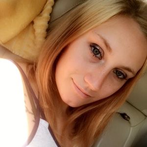 Meet your Posher, Desiree